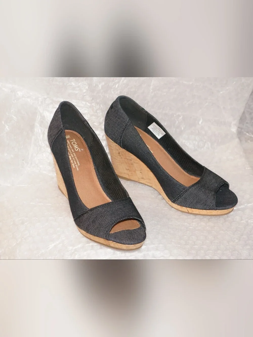 Toms Women's Stella wedge shoes in a  black denim fabric Size  8.5